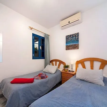 Manuela, Modern 3 Bed Villa With Ac & Wifi *