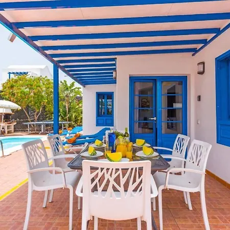 Manuela, Modern 3 Bed Villa With Ac & Wifi Villa *