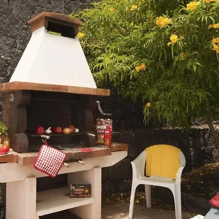 Manuela, Modern 3 Bed Villa With Ac & Wifi * Tias